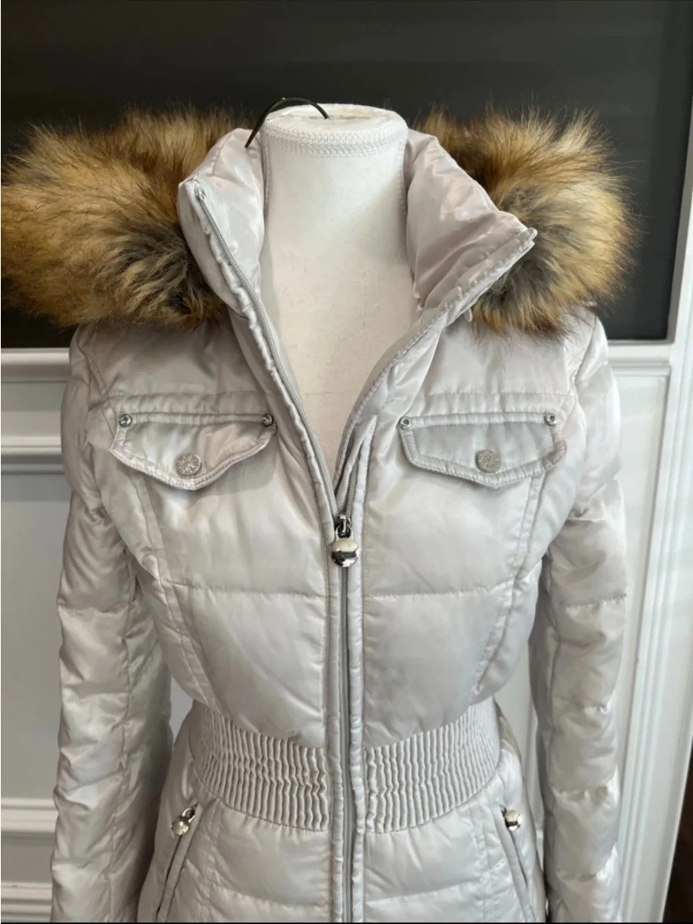 Laundry By Shelli Segal Women's Cream Hooded Belted Puffer with Faux Fur Trim - Picture 3 of 10